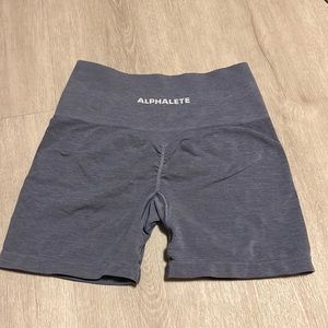 ALPHALETE SEAMLESS SHORTS